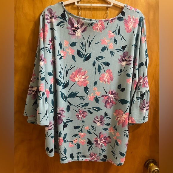 Roz & Ali Floral Blouse - Blue and Pink 2X - Picture 3 of 8